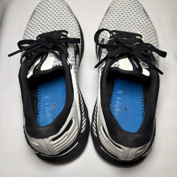 Brooks Adrenaline GTS 22 White Black Athletic Shoes Women's Size 7.5 Lace Up - Picture 11 of 13